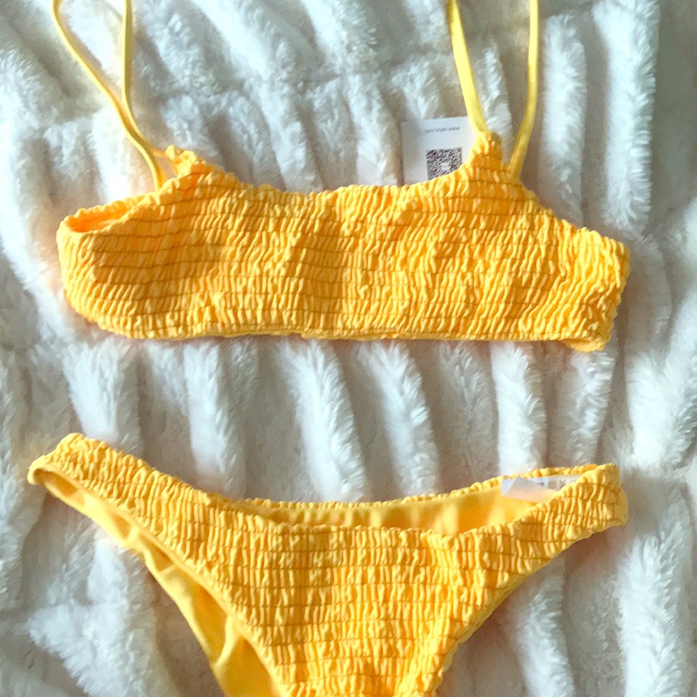 Ribbed yellow swimsuit (Zaful)